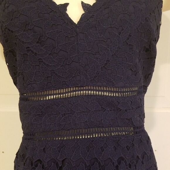 Aqua NEW navy lace dress size M - Picture 3 of 7
